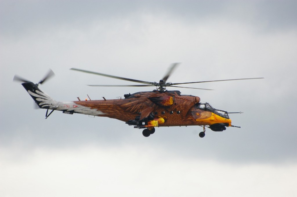 Węgierski Mi-24 w efektownym kamuflażu