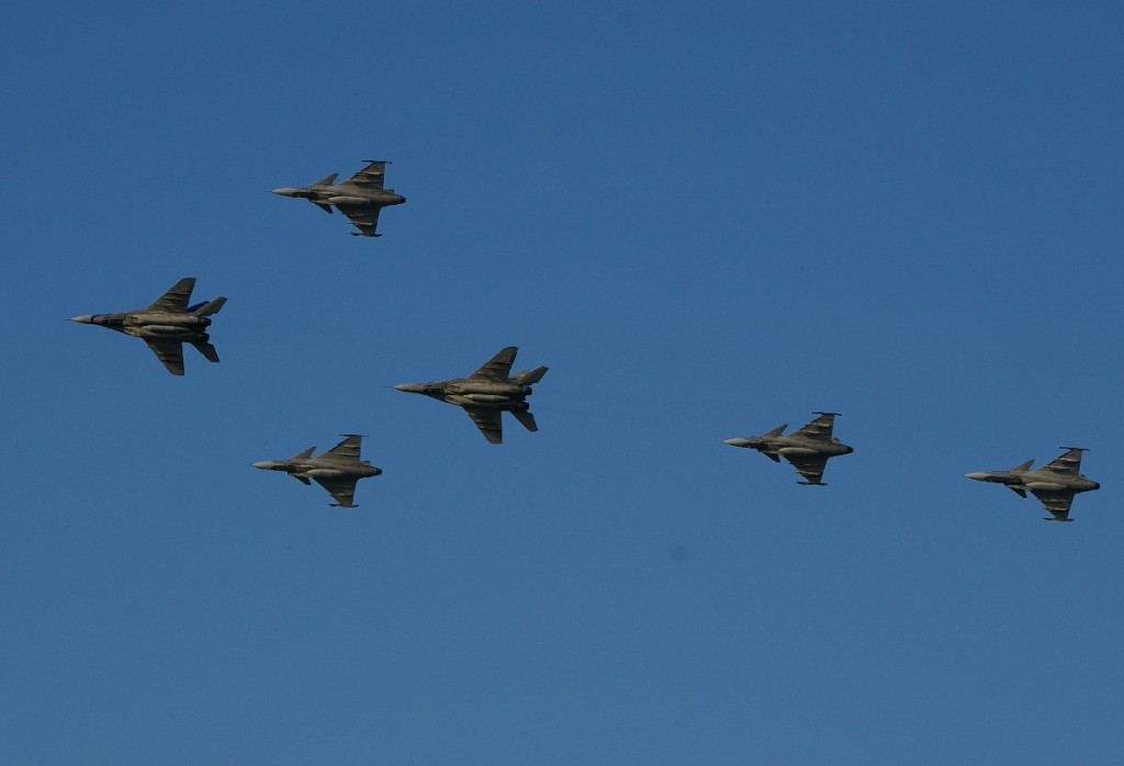 Cztery Gripeny i Dwa MiGi-29 z Sił Powietrznych Węgier