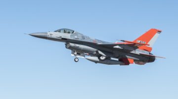 QF-16 startuje